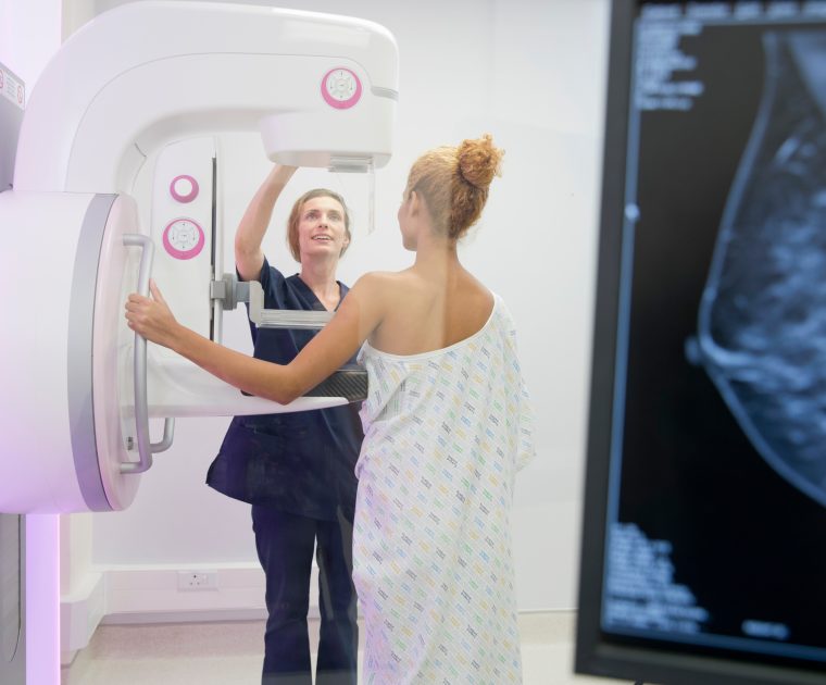 radiographer is operating the mammogram system whi 2025 10 16 23 52 09 utc 1