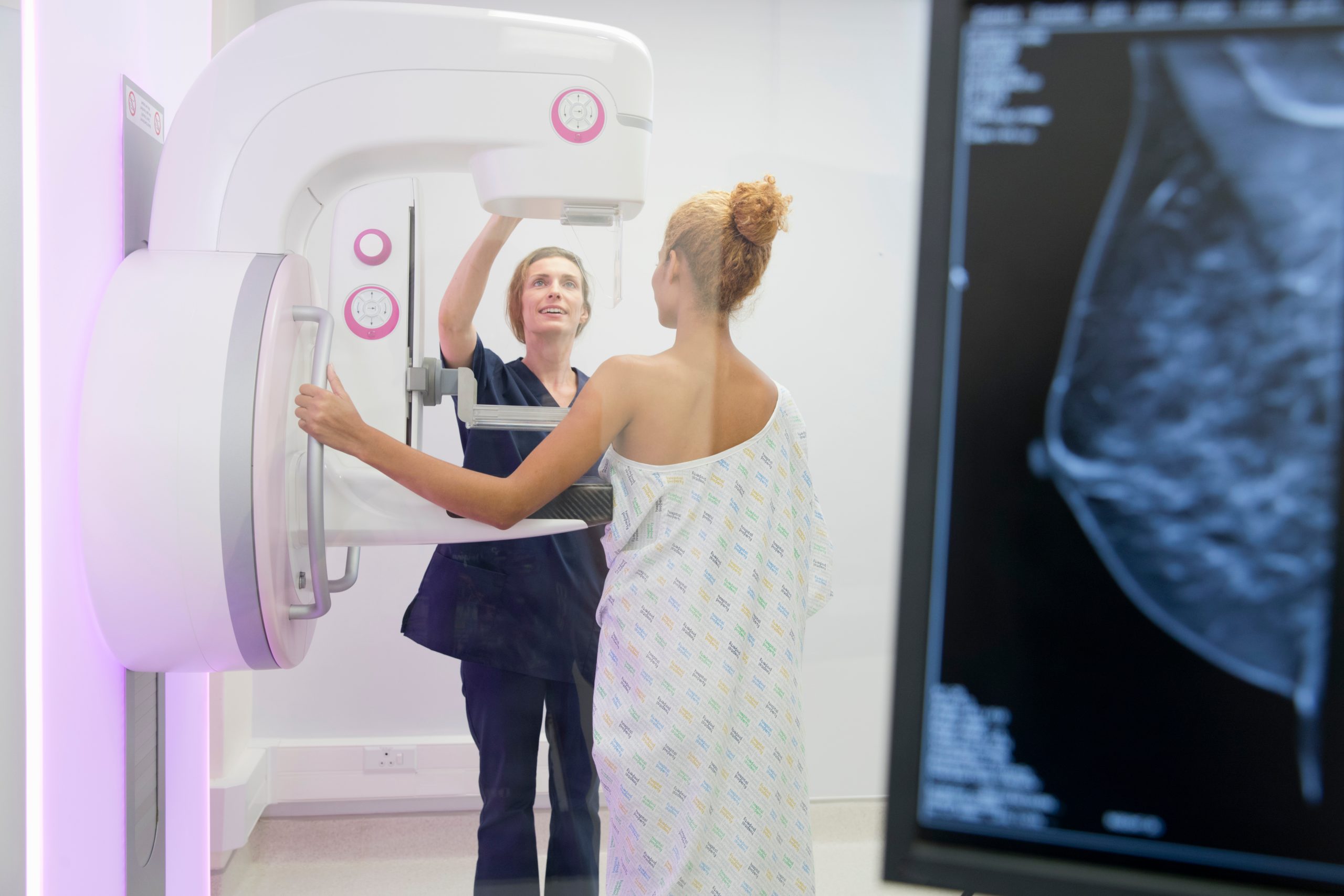 News 32 radiographer is operating the mammogram system whi 2025 10 16 23 52 09 utc 1 scaled
